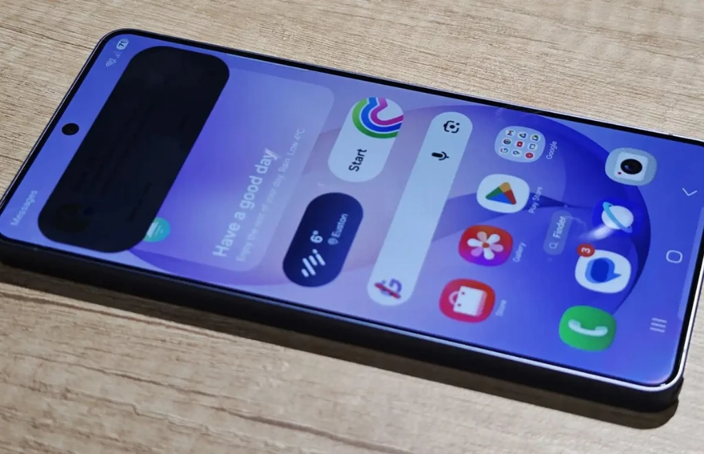 Samsung відкриє доступ до своїх «антишпигунських» екранів стороннім виробникам у 2028 році